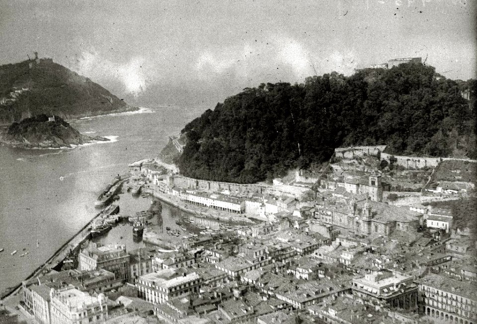 Vistas aereas de San Sebastián (9 de 9) - Fondo Car-Kutxa Fototeka