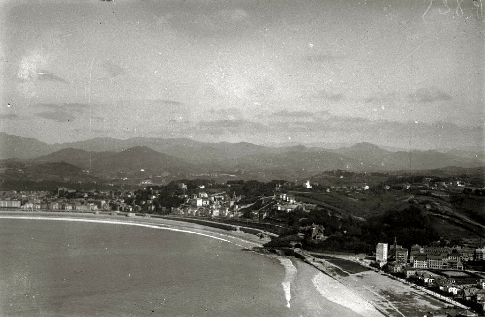 Vistas de San Sebastián (2 de 11) - Fondo Car-Kutxa Fototeka