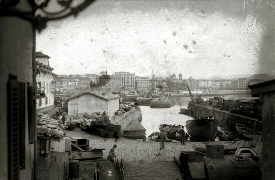 Vistas del puerto de San Sebastián desde el Aquarium (1 de 2) - Fondo Car-Kutxa Fototeka