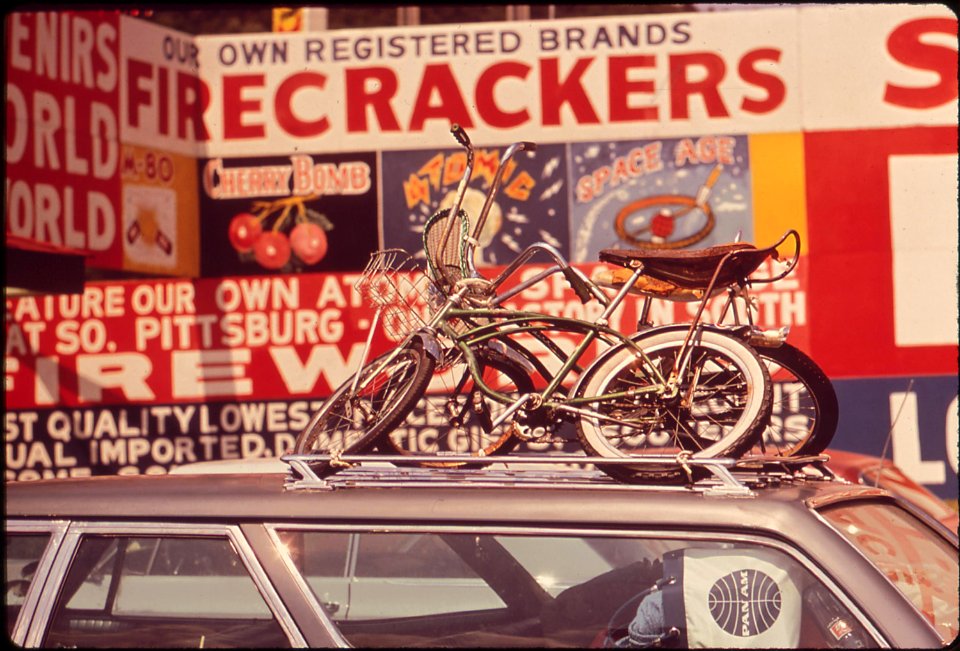 Visual-pollution-along-interstate-24-september-1972 7651246822 o