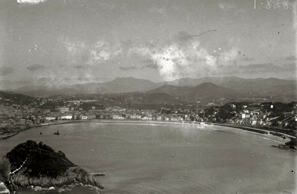Vistas de San Sebastián (4 de 11) - Fondo Car-Kutxa Fototeka