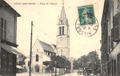 Vitry-sur-Seine.Place de l'église