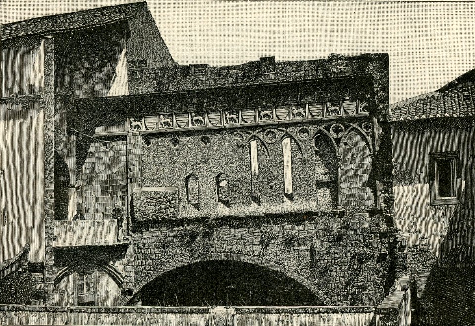 Viterbo avanzi della Loggia papale nel Palazzo Vescovile