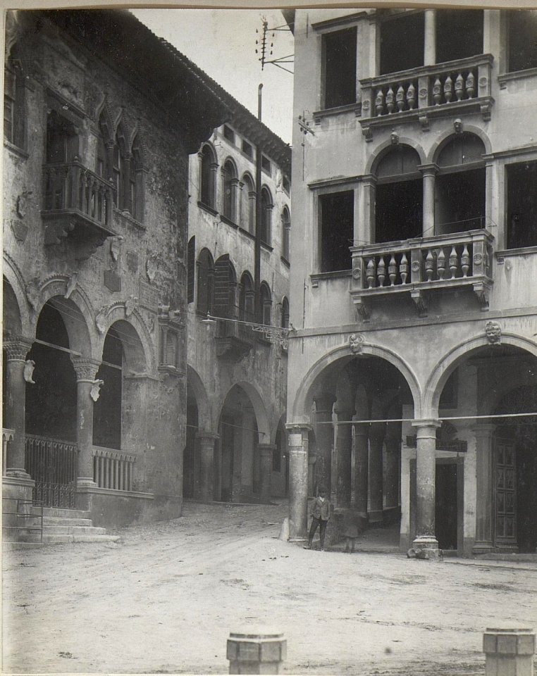 Vittorio, Piazza Flaminio-Serravalle. (BildID 15673535)