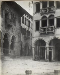 Vittorio, Piazza Flaminio-Serravalle. (BildID 15673535)