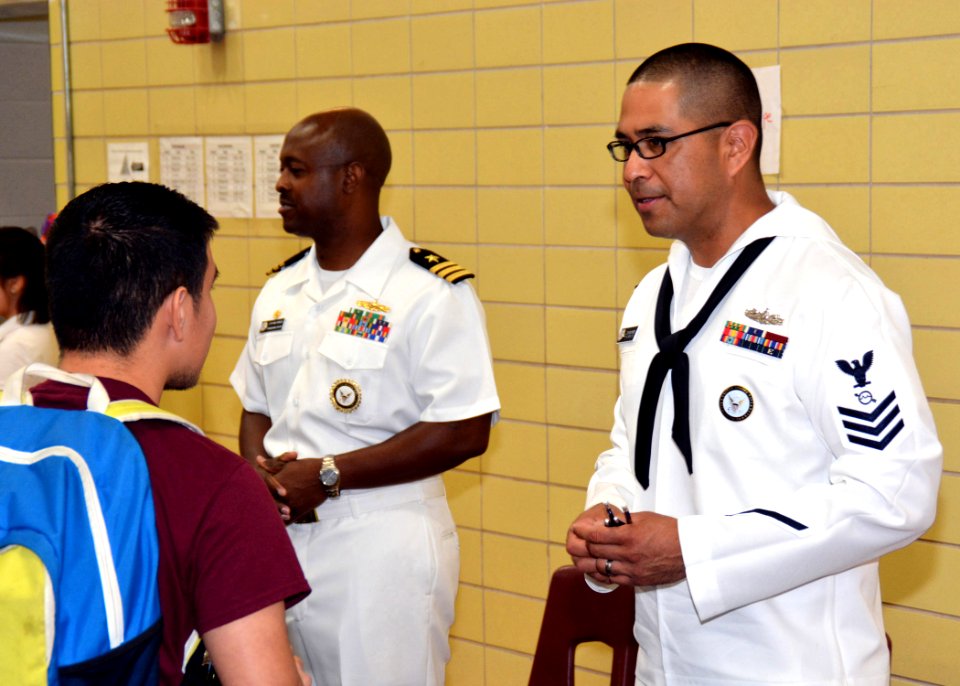 Viva Fiesta, The Destroyers of Navy Band Southwest increase Navy awareness in Military City USA 150422-N-ND850-351