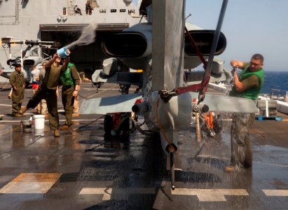VMM-365 2 Apr 17 (33695437152)