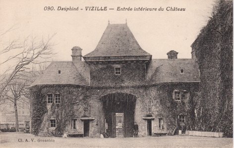Vizille - Portail château intérieur (CP) photo