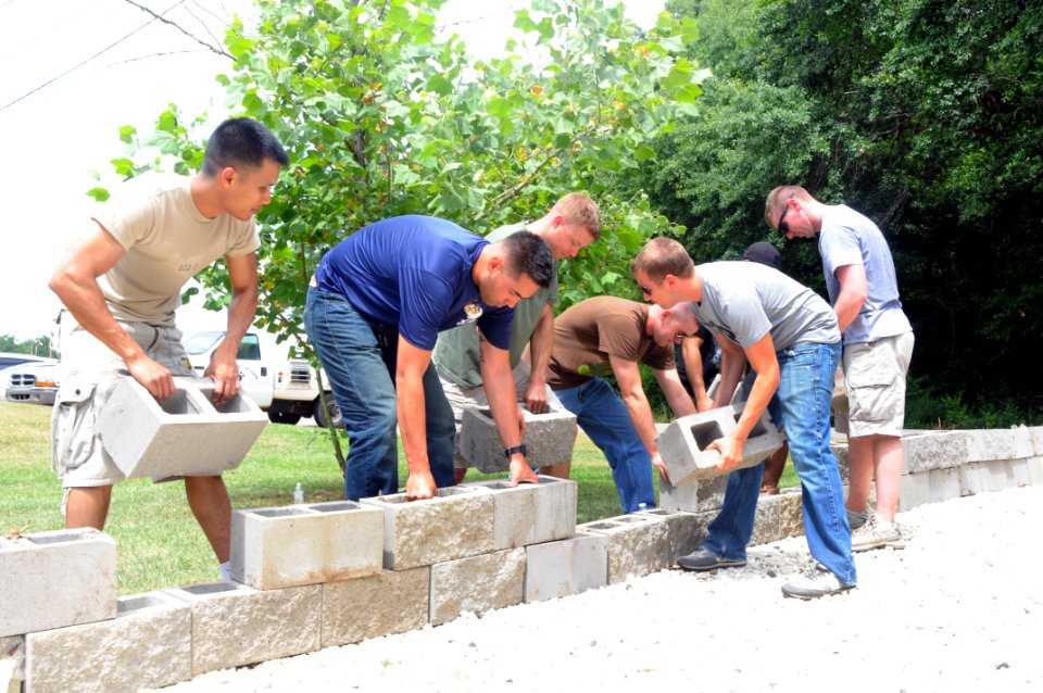 Volenteer Opportunities20130601 Sara E. Martin0153 (8969747279)