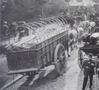 Voiture de blanchisseur photographiée au pont de Sèvres en 1896 - Cliché Marius photo