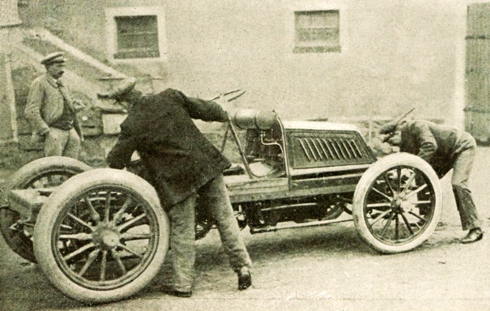 Voiture Mors des records du monde du kilomètre lancé et du mile, par Henri Fournier en novembre 1902 à Dourdan