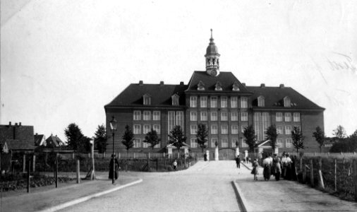 Volksschule Ellerbek an der Großen Ziegelstraße (Kiel 49.383)