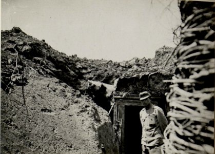 Volltreffer einer russischen Granate während der Kämpfe am 9.Juni in einem Mannschaftsunterstand im Schützengraben bei der 16. Kompanie des Infanterieregimentes 6 auf 369, nördlich GEBROW. 9.6.1916 (BildID 15542114)