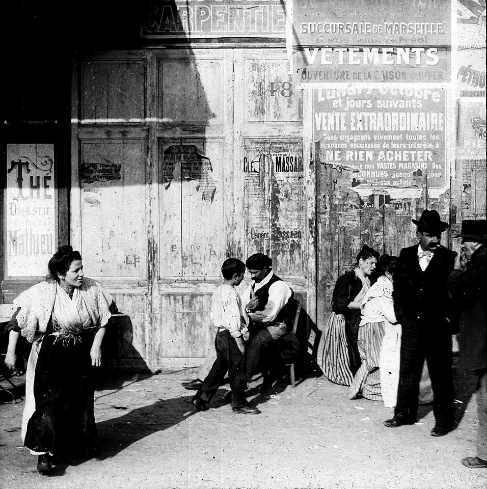 Volk op de kade in Marseille, 1890 (RHCL, VKG 064)
