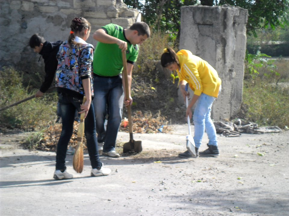 Volunteerism and Community Service in Ukraine Photo Contest, Sept-Nov, 2013 (10959027806)