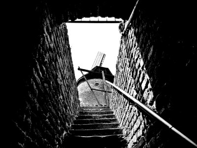 Stairs emergence wall