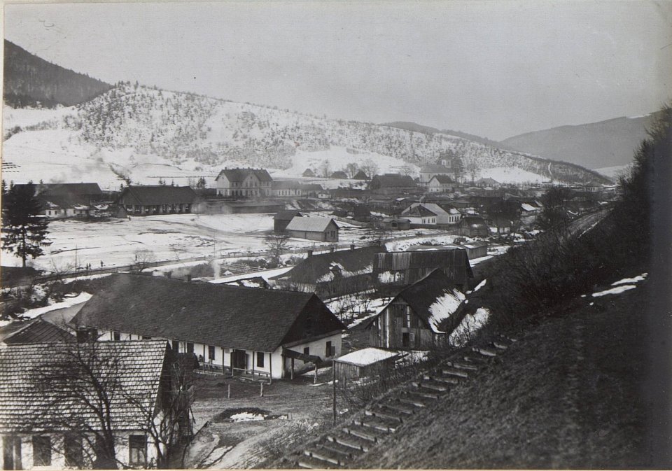 Volocz, Bahnhof und Kirche (BildID 15439833)
