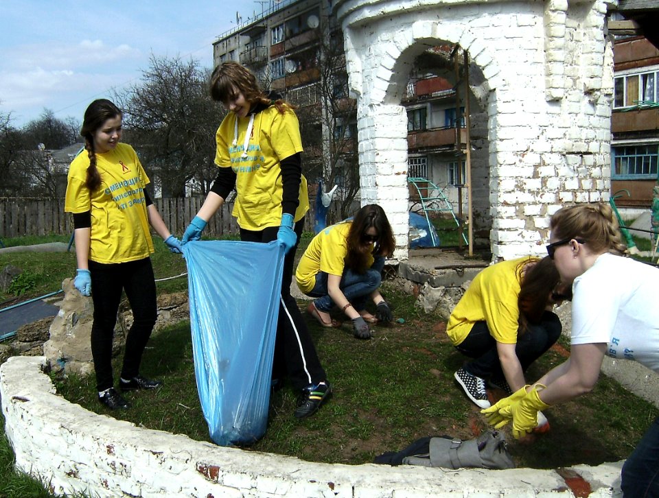 Volunteerism and Community Service in Ukraine Photo Contest, Sept-Nov, 2013 (10959116896)