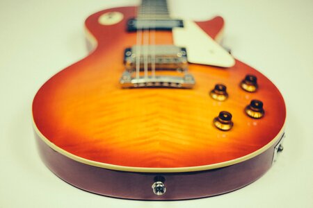 Music instrument string