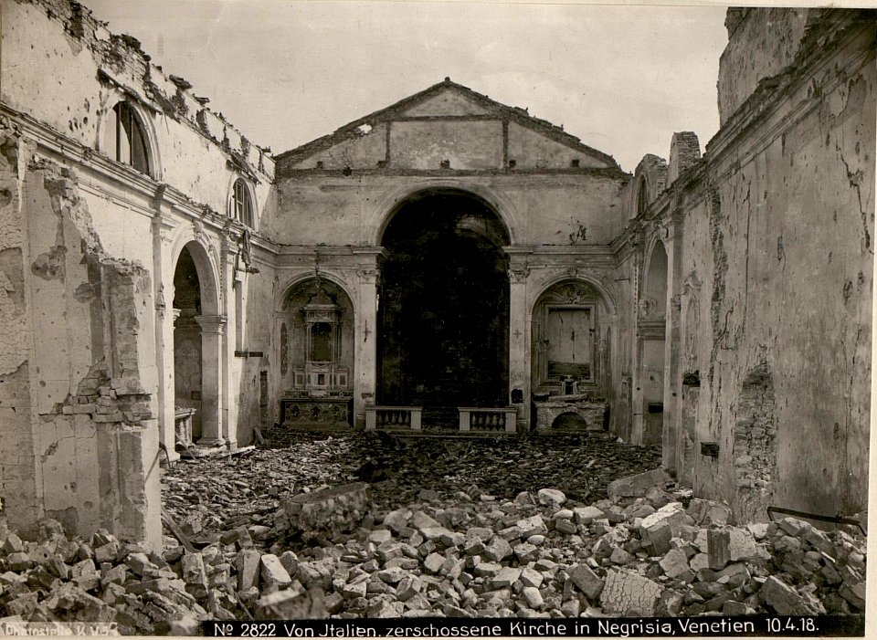 Von Italien.zerschossene Kirche in Negrisia, Venetien 10.4.18. (BildID 15617389)