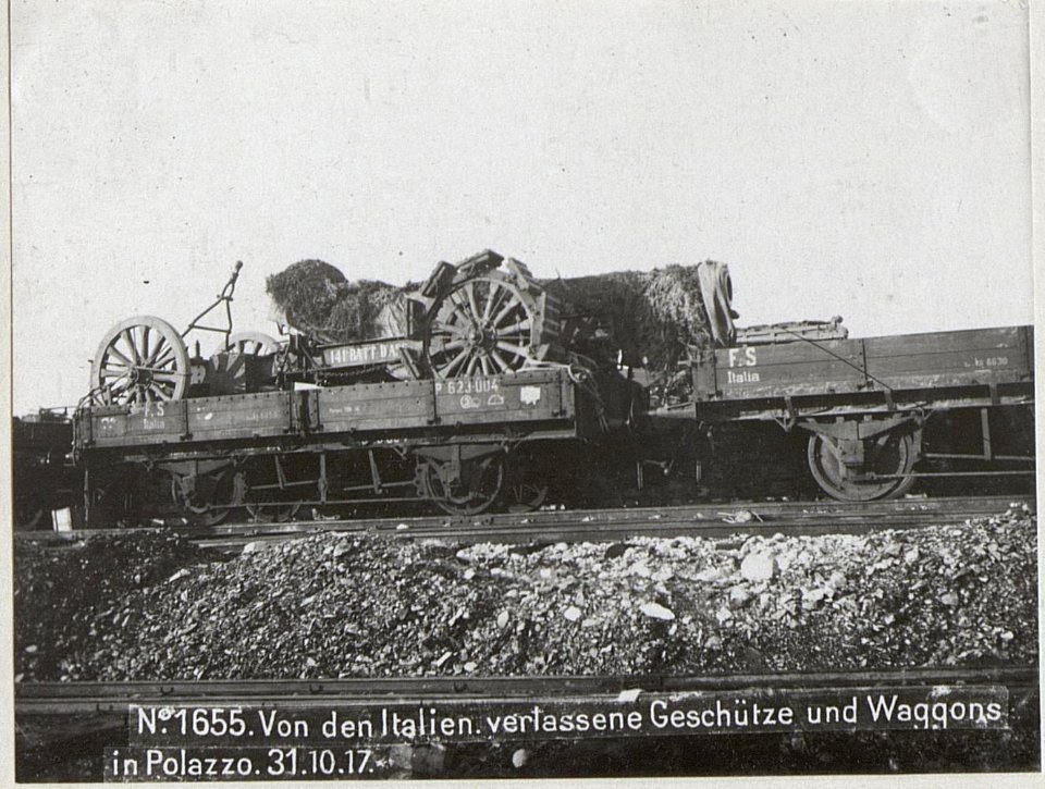 Von den Italien.verlassene Geschütze und Waggons in Polazzo.31.10.17. (BildID 15608012)