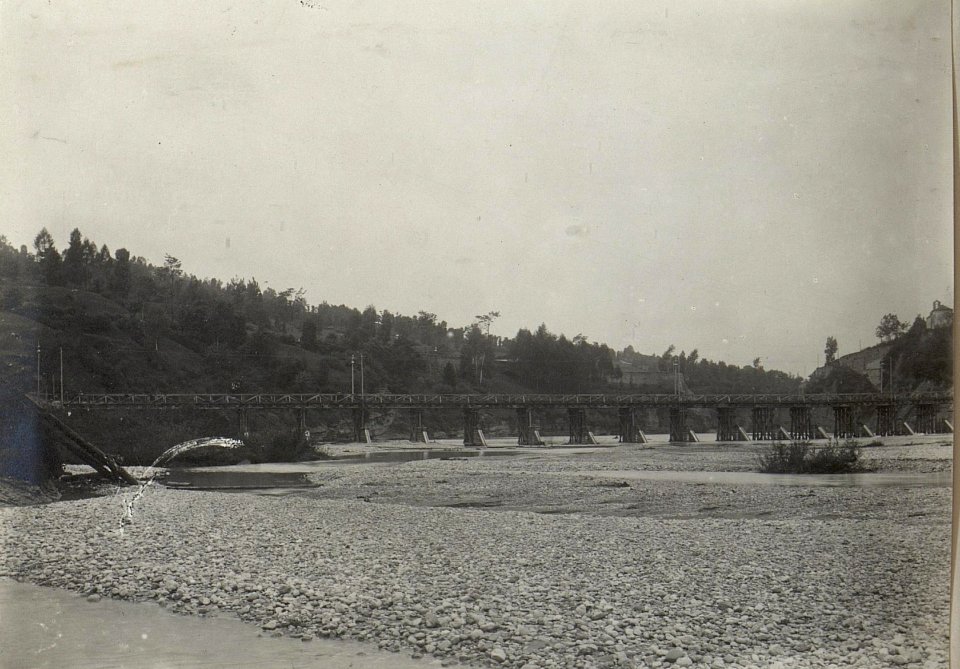 Von uns hergestellte Brücke bei Ponte nelli Alpe. (BildID 15669392)