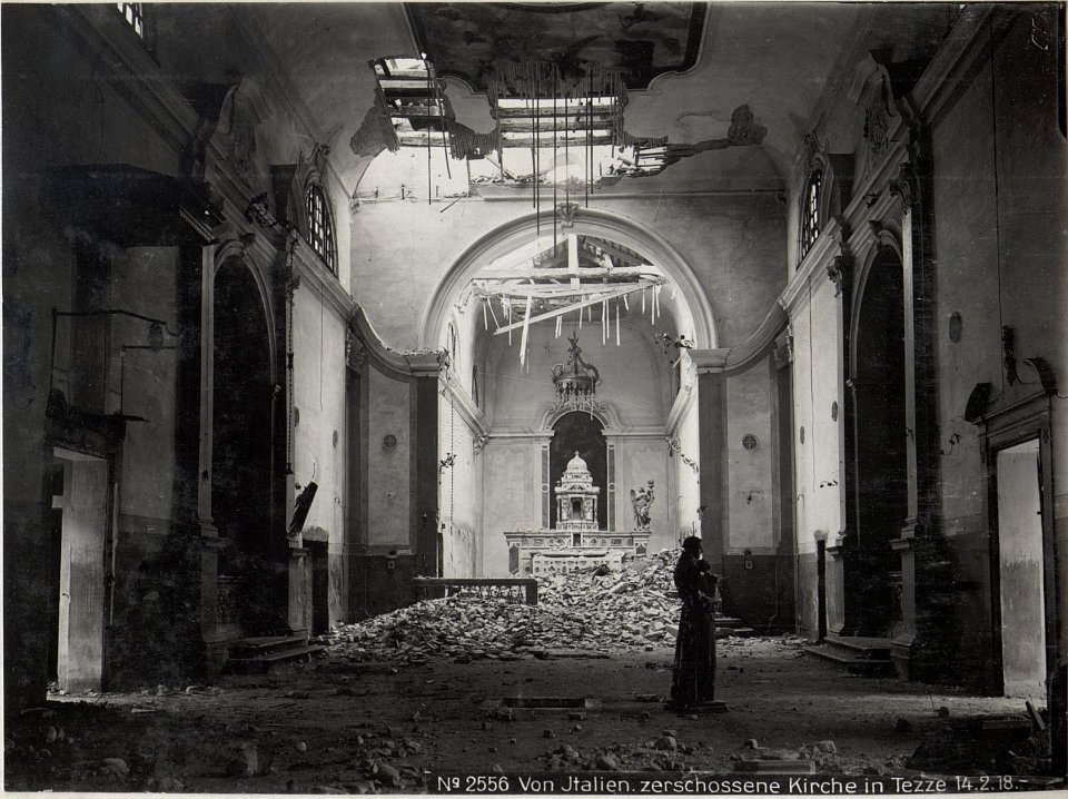 Von Italien. zerschossene Kirche in Tezze 14.2.18. (BildID 15615126)