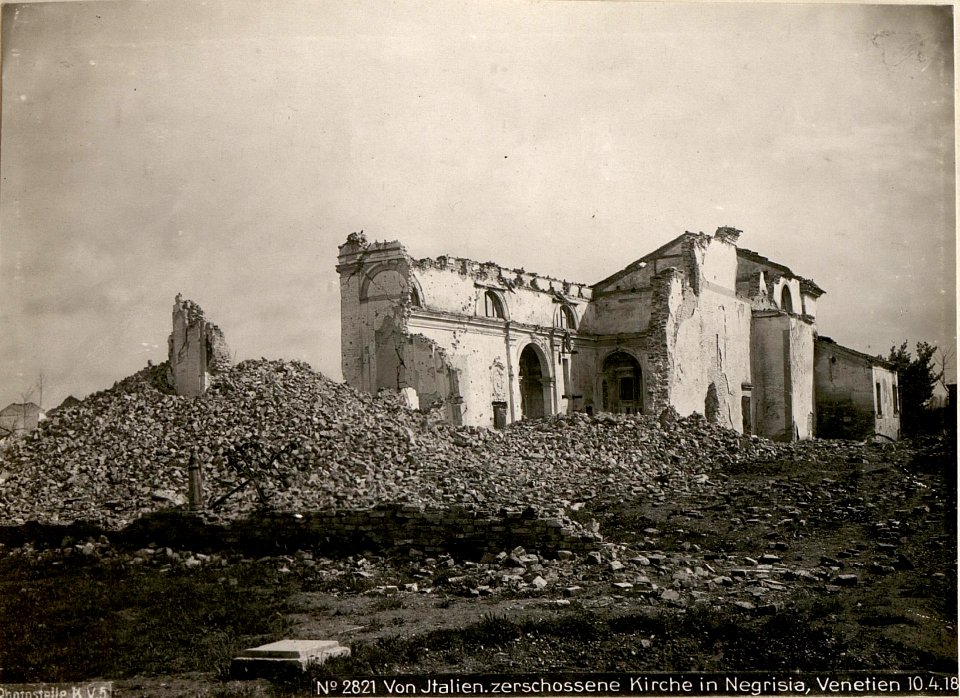 Von Italien.zerschossene Kirche in Negrisia, Venetien 10.4.18. (BildID 15617382)