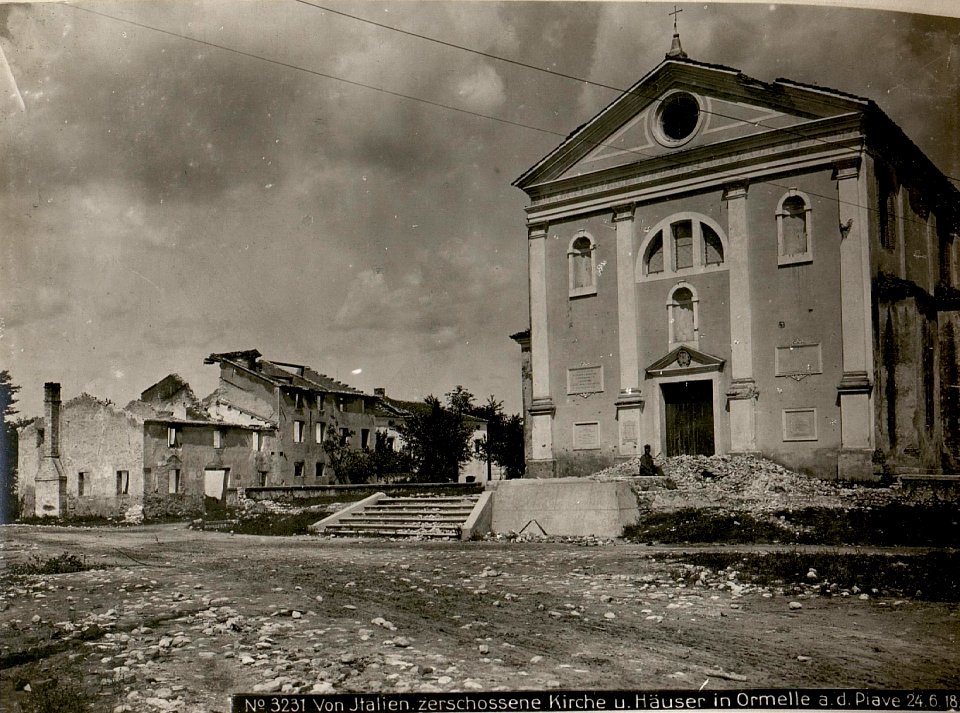 Von Italien.zerschossene Kirche u.Häuser in Ormelle a.d.Piave 24.6.18. (BildID 15620320)