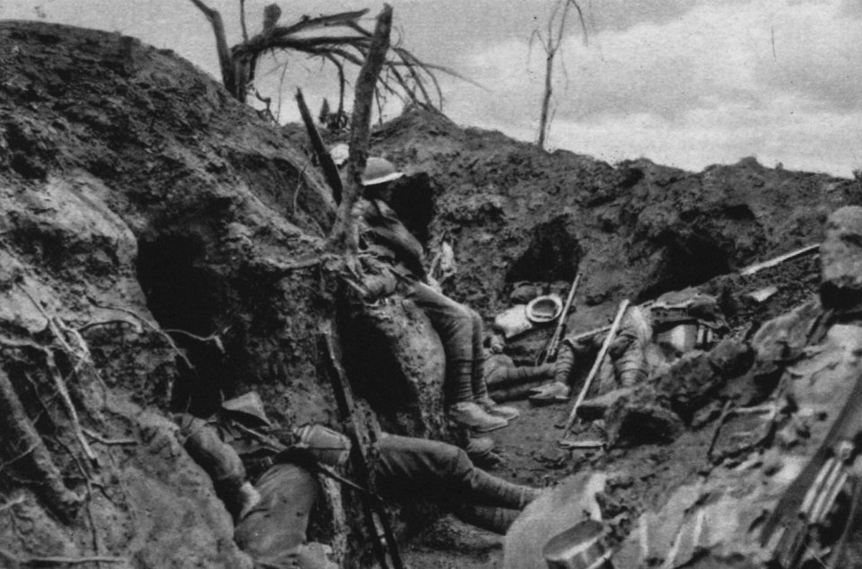 Von den Kämpfen ausruhende Truppen (im Wald von Thiepval, August 1916)