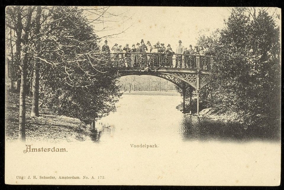 Vondelpark, bewerkte brug over een vijver. Uitgave J.H. Schaefer, Amsterdam, Afb ANWU01771000001