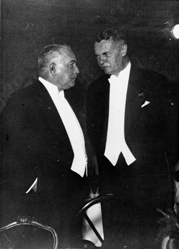 VonNeurathJuntoAlAlcaldeDeBerlín1933