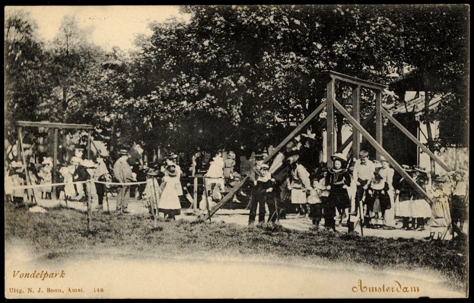 Vondelpark met speeltuin. Uitgave N.J. Boon, Amsterdam, Afb PRKBB00501000005