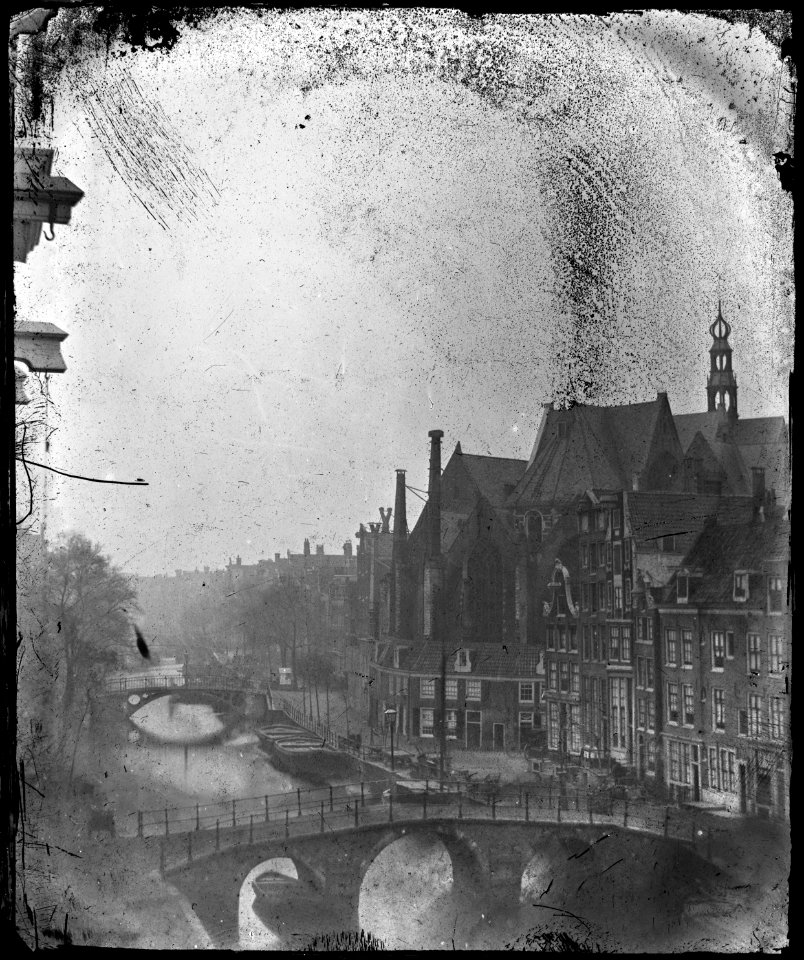 Voorburgwal (Oudezijds) 54 tm 76, Van Lange Niezel naar Oudekerksplein en Oude Kerk, foto 2 (max res)
