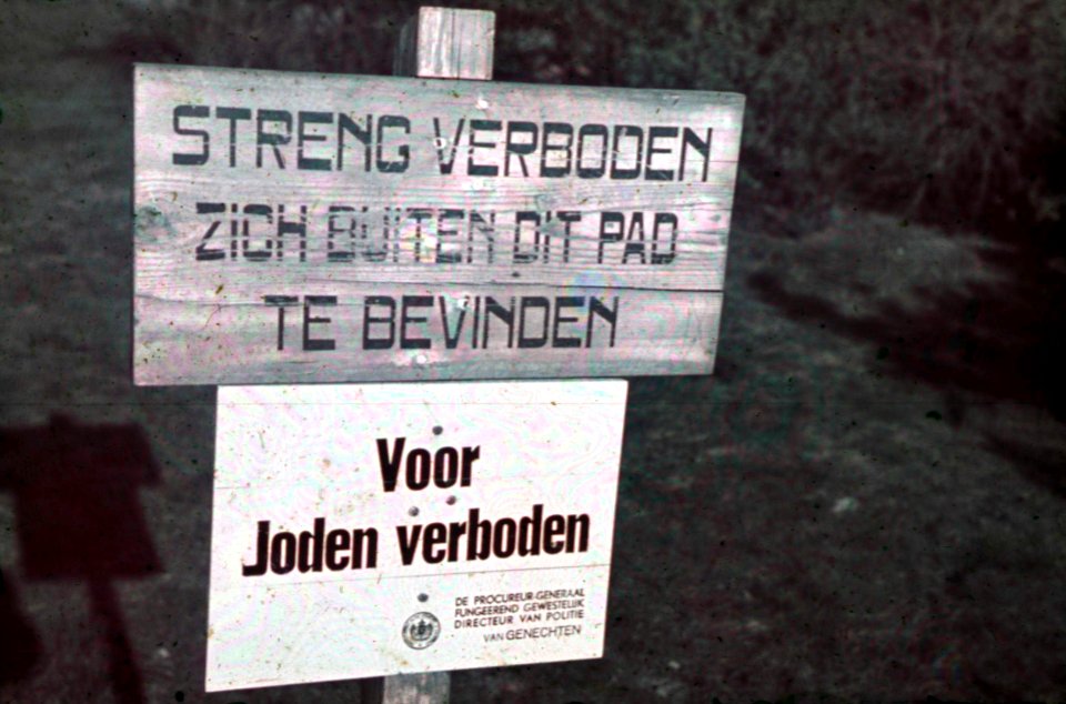 Voor Joden verboden' bord - Fotodienst der NSB - NIOD - 210953