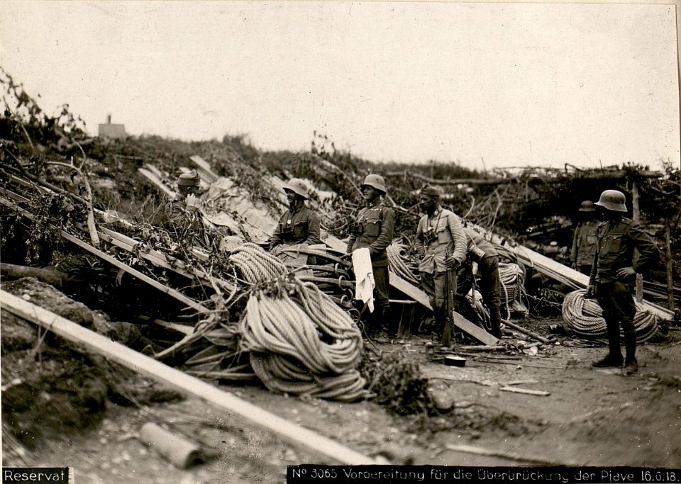 Voroereitung für die Überbrückung der Piave 16.6.18. (BildID 15619829)