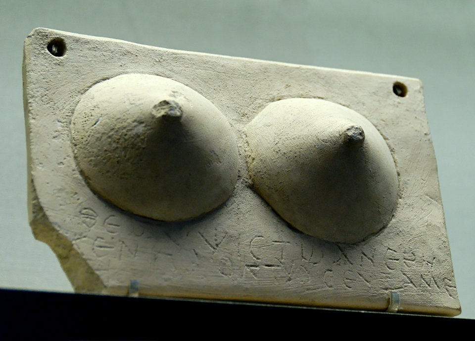 Votive plaque Louvre AM668