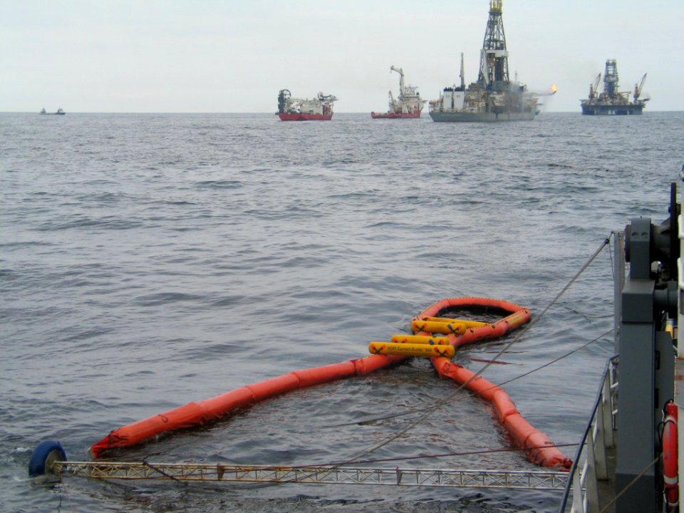 VOSS on Seacor Vanguard in Gulf of Mexico 2010-05-16 2