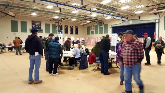 Voters at Hood Middle School in Derry, New Hampshire, Feb. 9, 2016 (2)
