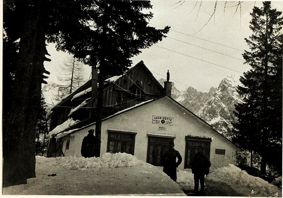 Vosshütte auf 1530m, Jänner 1916. (BildID 15594481)
