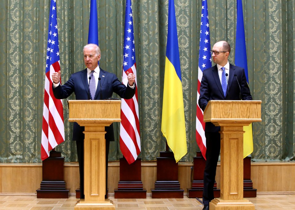 VP Biden and PM Yatsenyuk, Joint Statement, Kyiv, Ukriane, April 22, 2014 (13958026076)