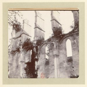 Voyages d'une famille parisienne Avril 1897 - Abbaye Notre-Dame de Longpont - p22-01