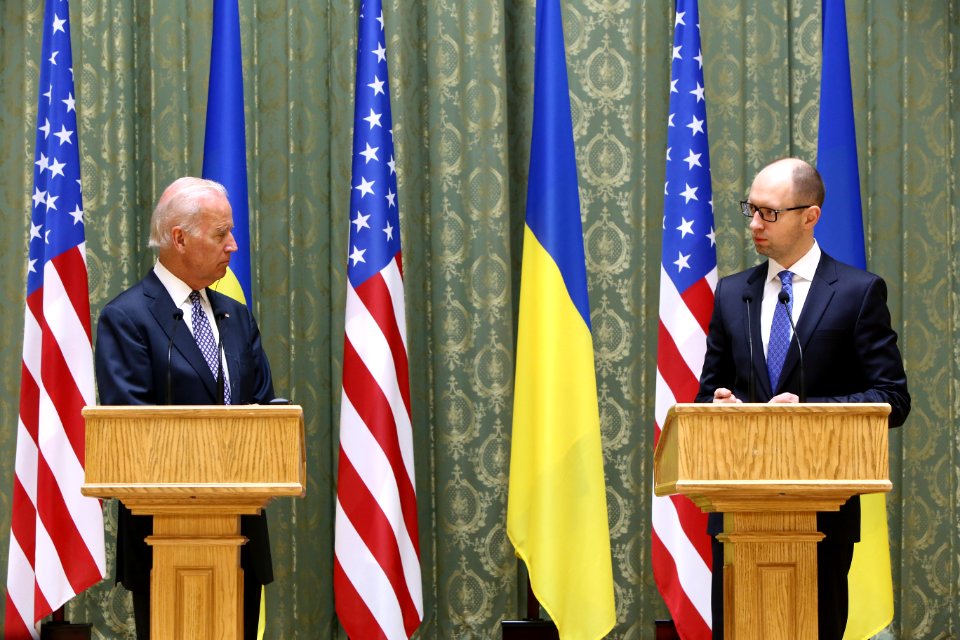VP Biden and PM Yatsenyuk, Joint Statement, Kyiv, Ukriane, April 22, 2014 (14001113413)
