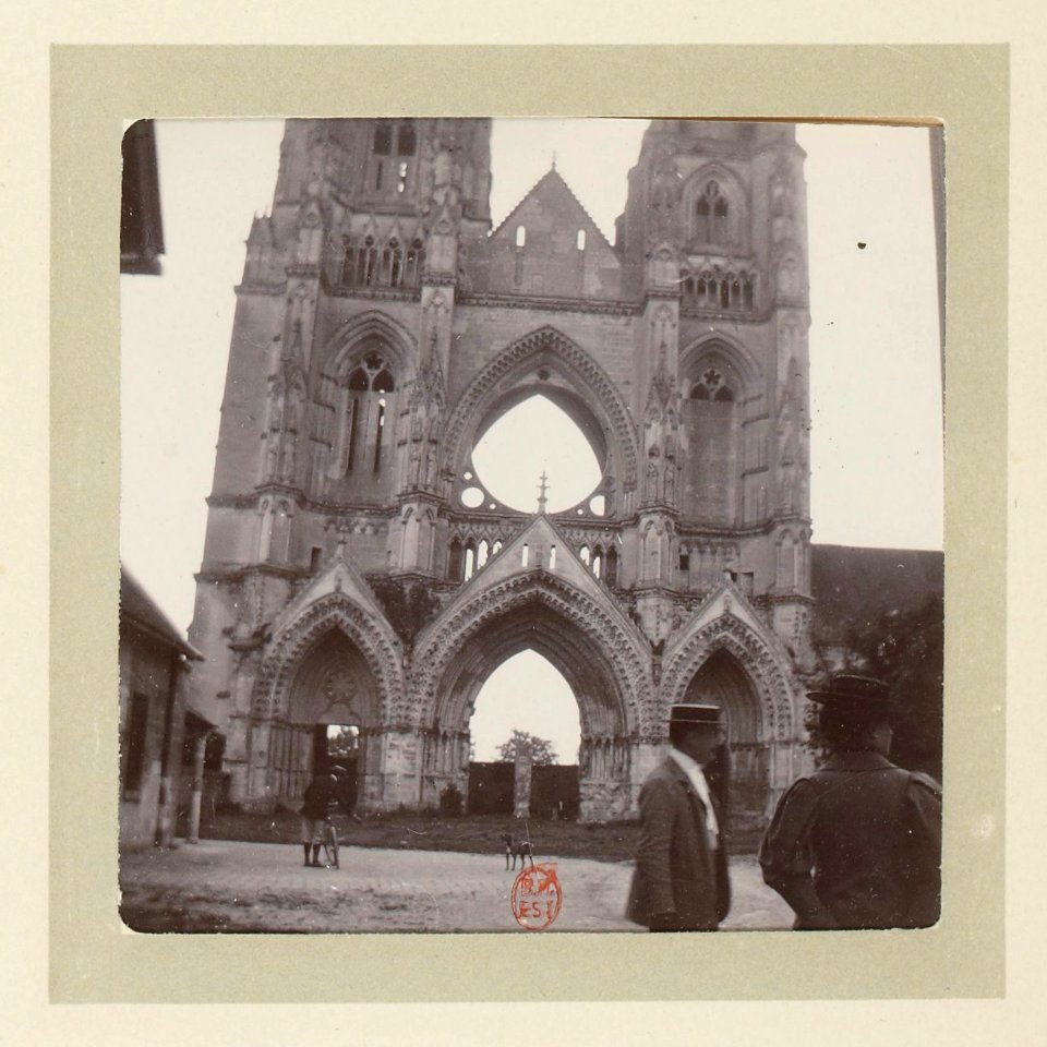 Voyages d'une famille parisienne Avril 1897 - Abbaye Saint-Jean-des-Vignes - p23-04