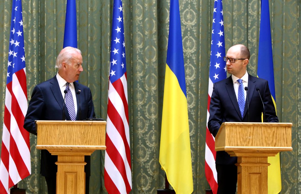 VP Biden and PM Yatsenyuk, Joint Statement, Kyiv, Ukriane, April 22, 2014 (13977933741)