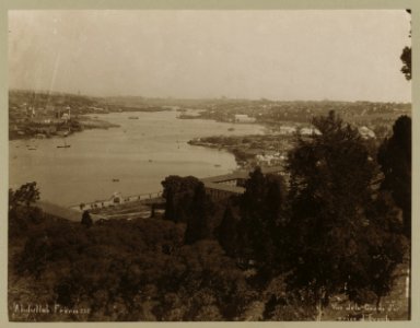 Vue de la Corne d'Or prise d'Eyoub - Abdullah Frères. LCCN2003677077