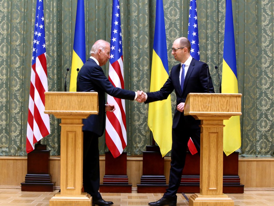 VP Biden and PM Yatsenyuk, Joint Statement, Kyiv, Ukriane, April 22, 2014 (13977913562)