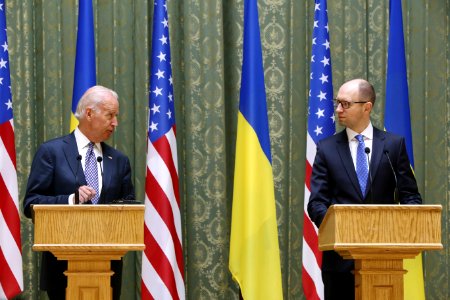 VP Biden and PM Yatsenyuk, Joint Statement, Kyiv, Ukriane, April 22, 2014 (13981134025)