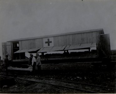 Waggo eines Sanitätszuger der Kleinbahn (Nadworna zur Front Ostgalizien) Juni 1916 (BildID 15452848)
