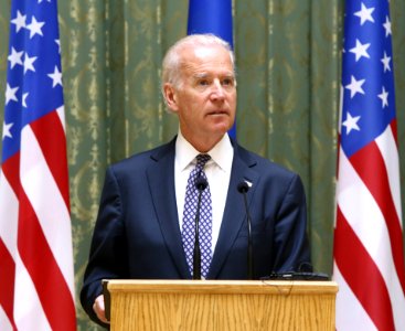 VP Biden and PM Yatsenyuk, Joint Statement, Kyiv, Ukriane, April 22, 2014 (13977916212)